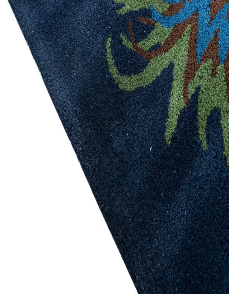 Detail image of  7' 5 x 7' 6 Luna Rug