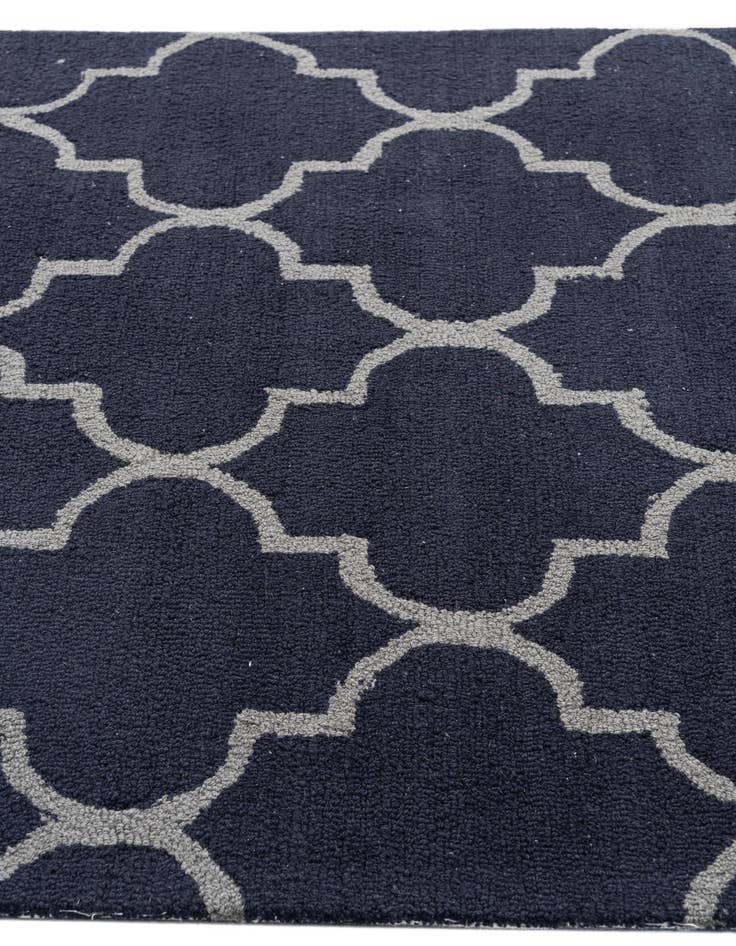 Detail image of  4' x 6' Luna Rug