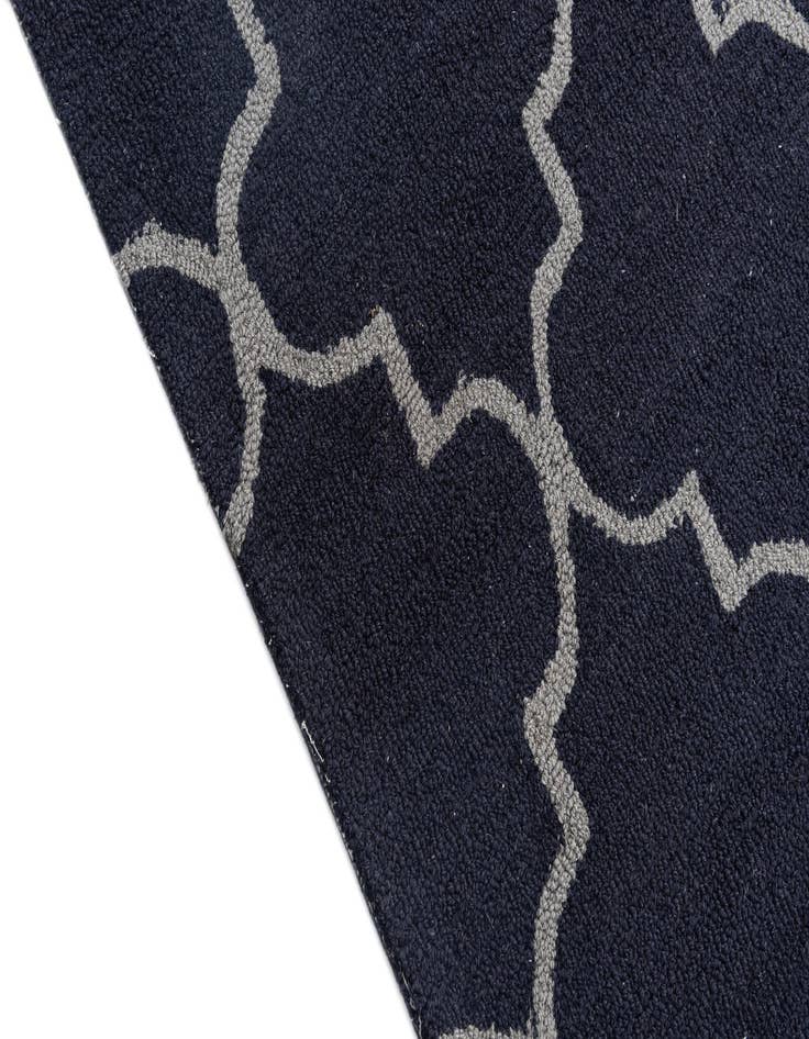Detail image of  4' x 6' Luna Rug