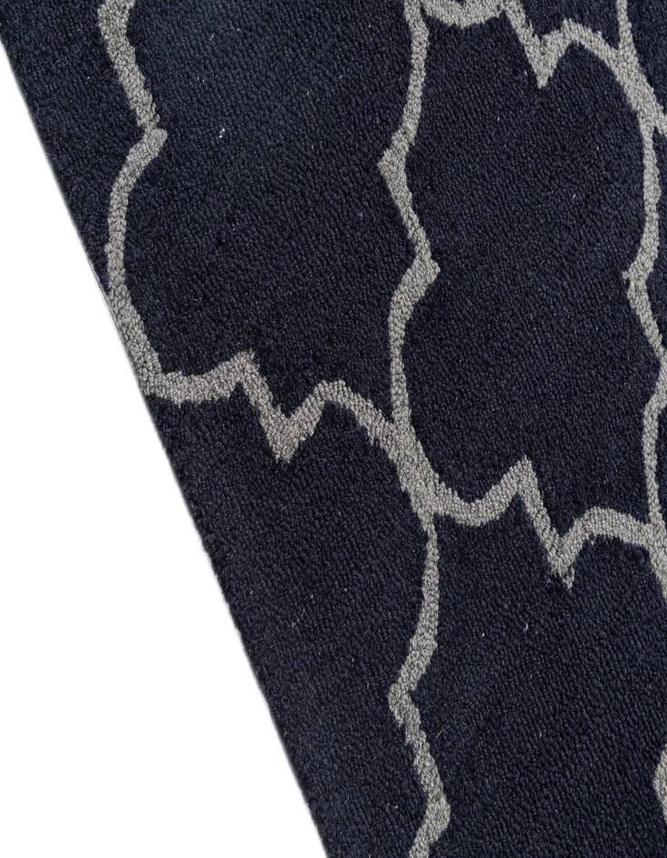 Detail image of  4' x 6' Luna Rug