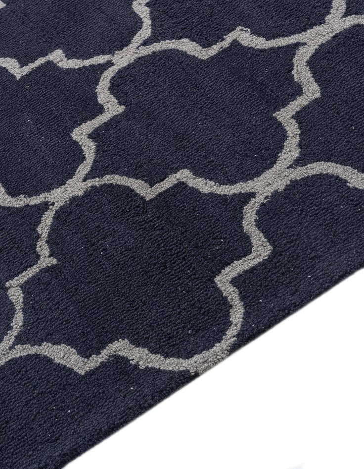 Detail image of  4' x 6' Luna Rug