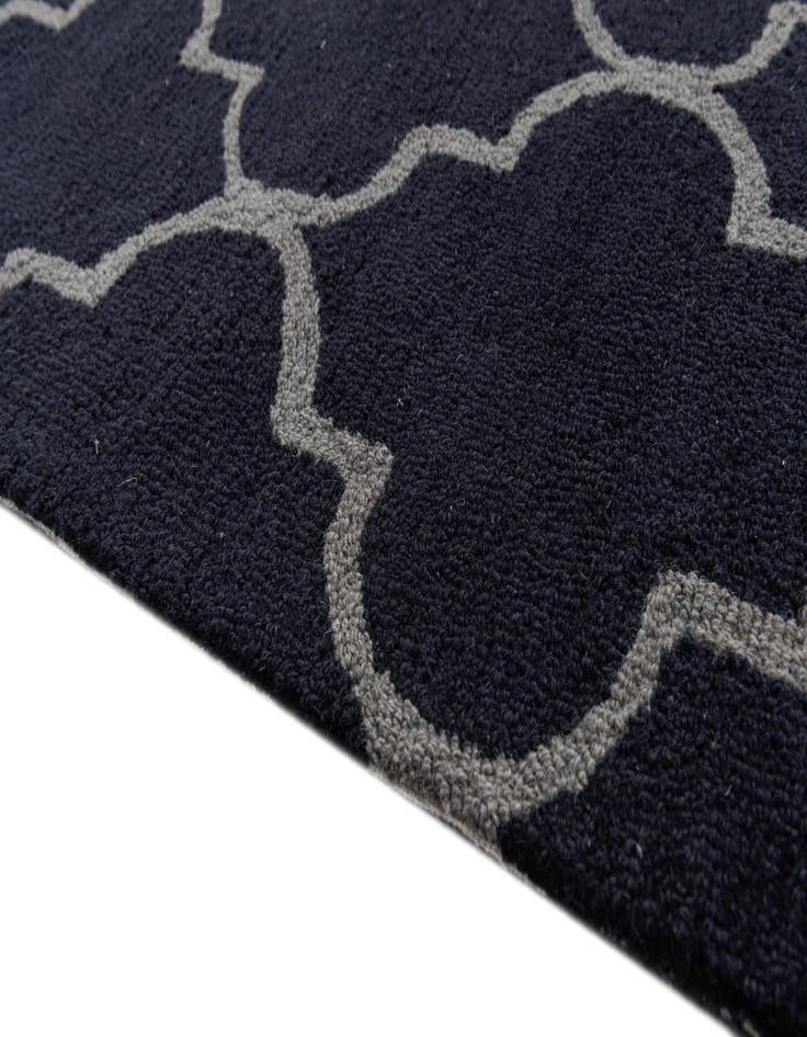 Detail image of  4' x 6' Luna Rug