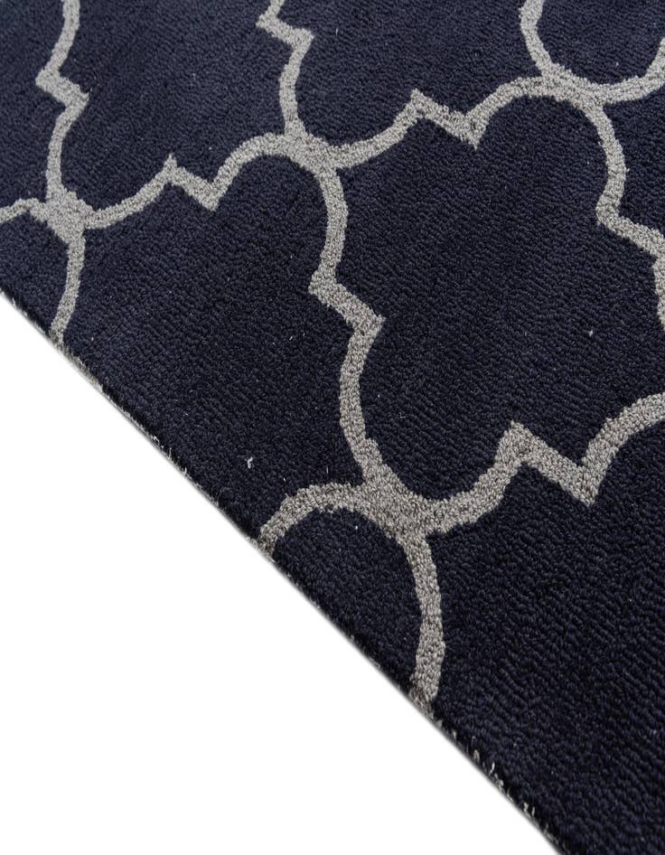 Detail image of  4' x 6' Luna Rug