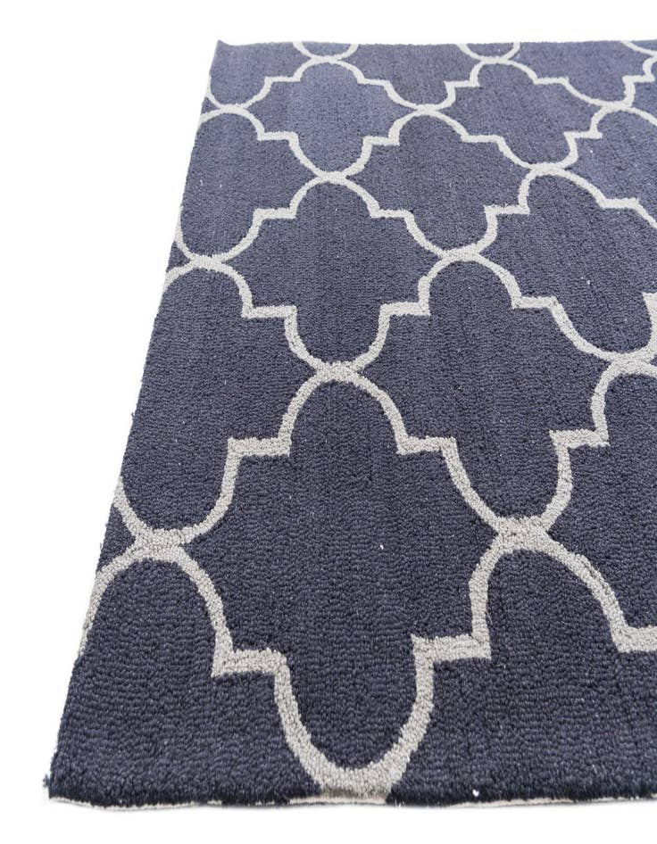 Detail image of  4' x 6' Luna Rug