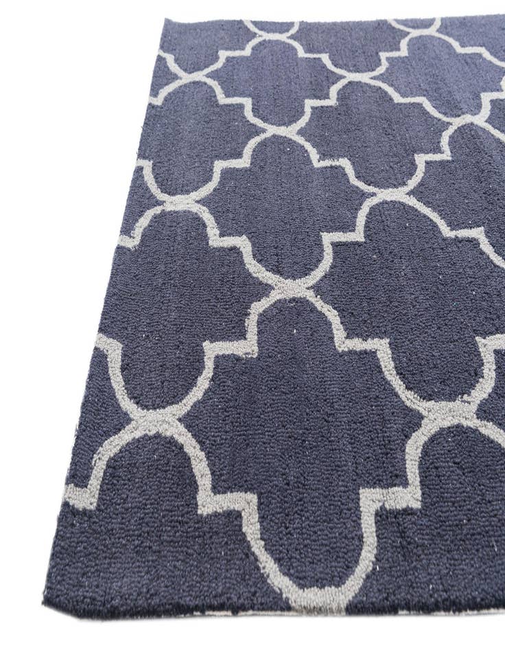 Detail image of  4' x 6' Luna Rug