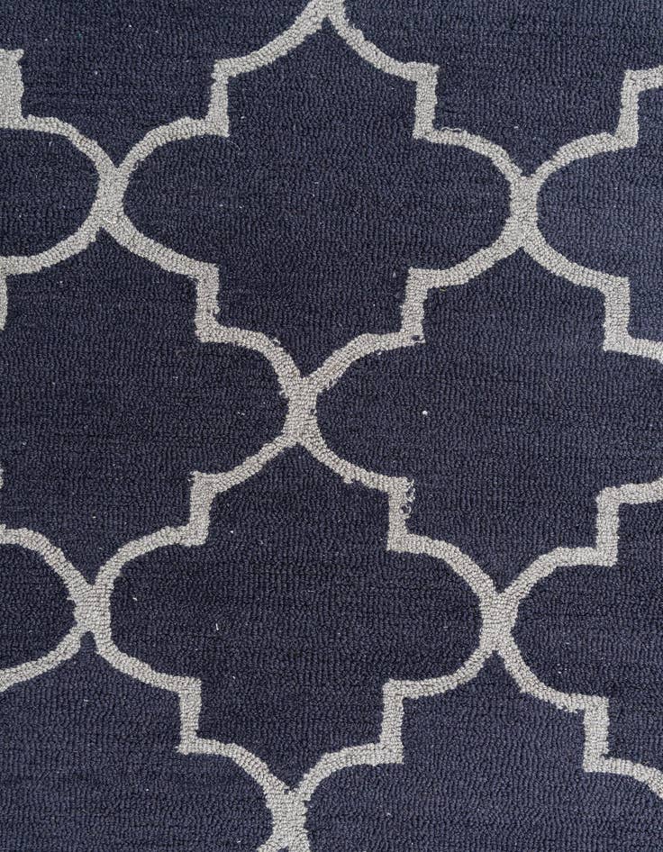 Detail image of  4' x 6' Luna Rug