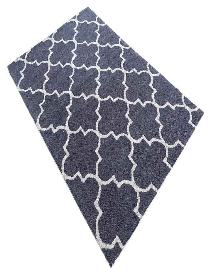 Detail image of  4' x 6' Luna Rug