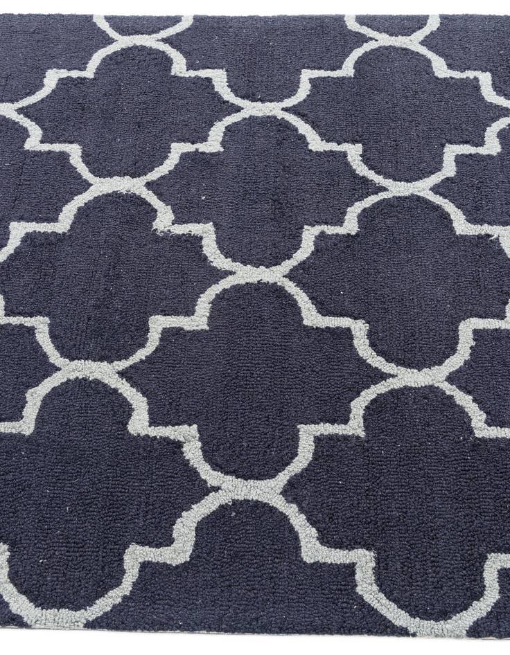 Detail image of  4' x 6' Luna Rug