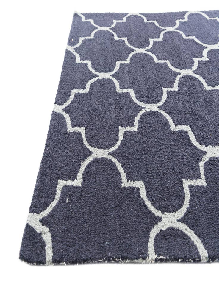 Detail image of  4' x 6' Luna Rug