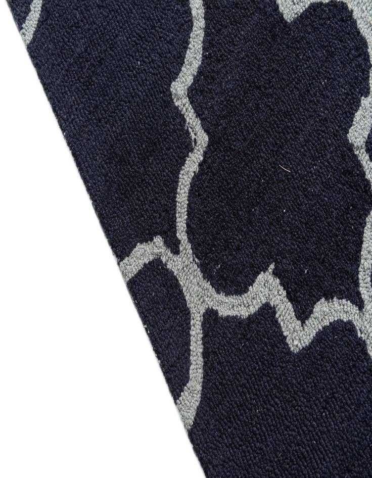 Detail image of  4' x 6' Luna Rug