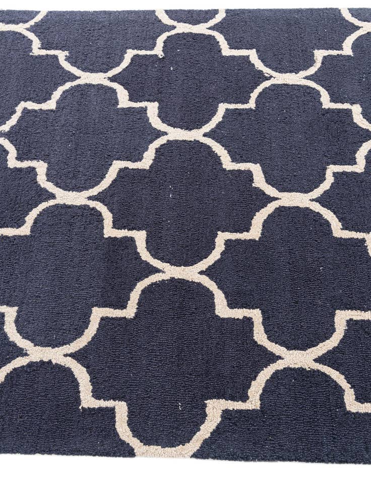 Detail image of  4' x 6' Luna Rug