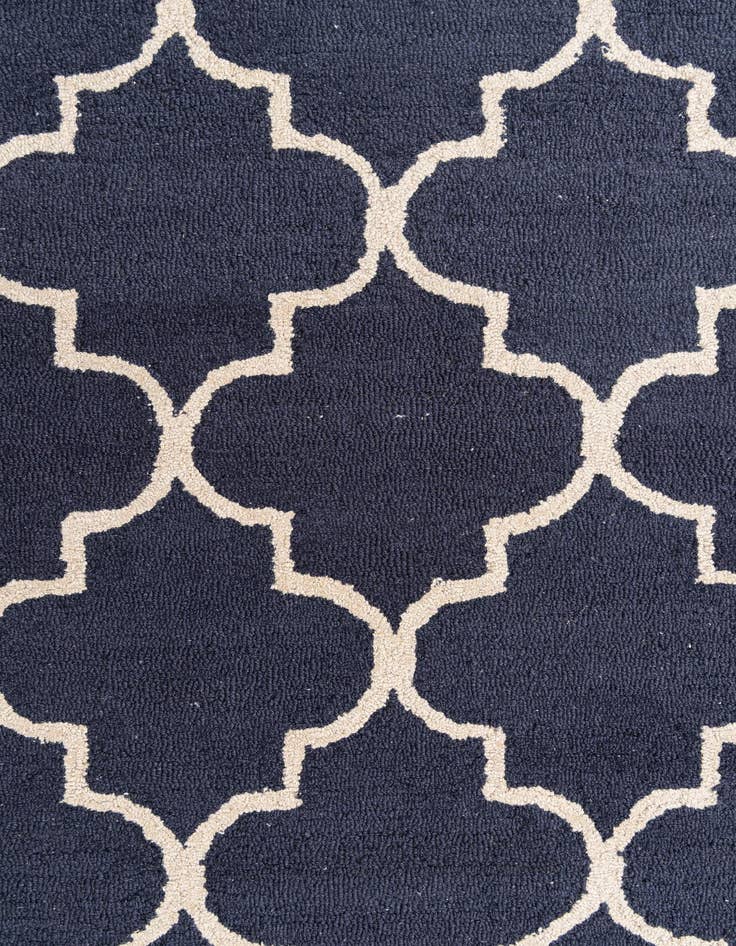 Detail image of  4' x 6' Luna Rug