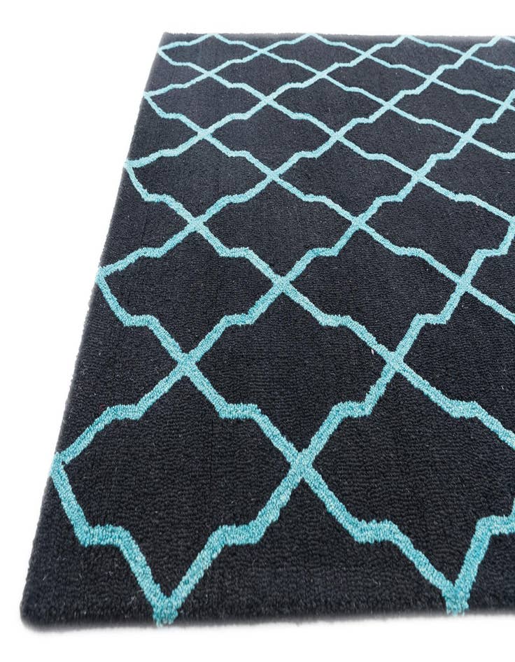 Detail image of  5' x 7' 10 Luna Rug