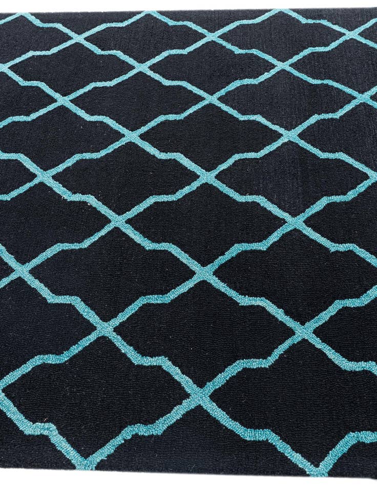 Detail image of  5' x 7' 10 Luna Rug