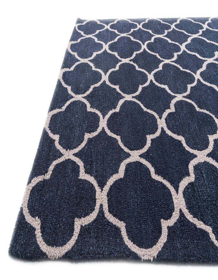 Detail image of  5' 1 x 8' Luna Rug