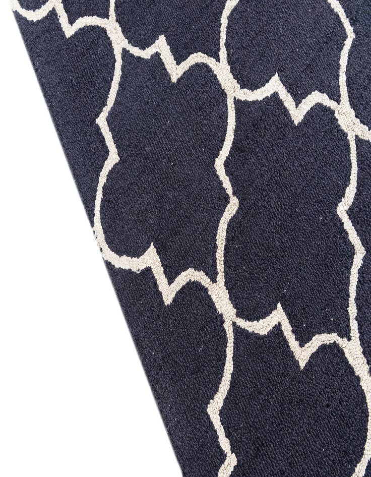 Detail image of  5' x 8' Luna Rug