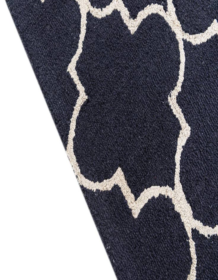 Detail image of  5' 1 x 8' 1 Luna Rug