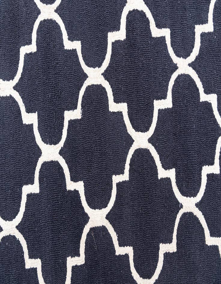 Detail image of  5' 1 x 8' Luna Rug