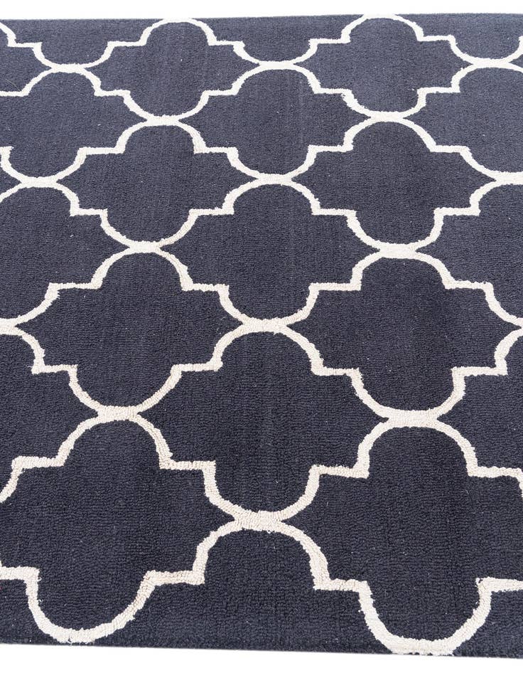 Detail image of  5' 1 x 8' Luna Rug