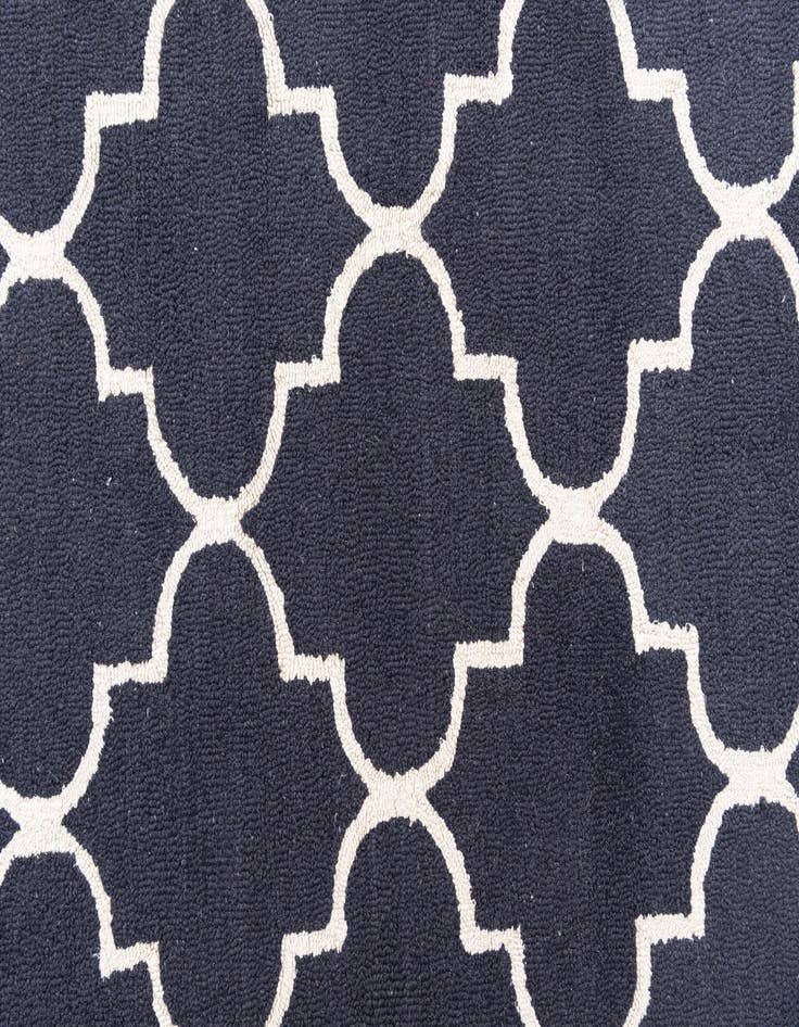 Detail image of  5' 1 x 8' Luna Rug