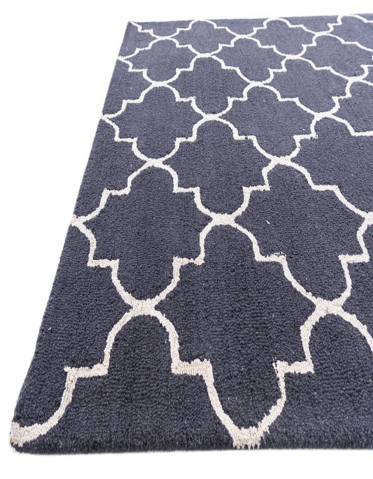 Detail image of  5' 1 x 8' Luna Rug