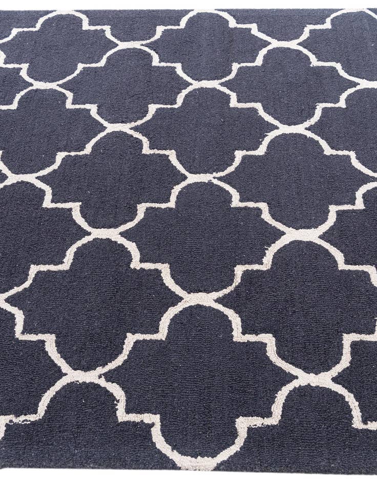 Detail image of  5' 1 x 8' Luna Rug