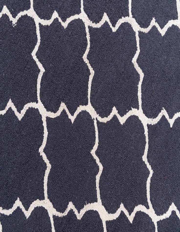 Detail image of  5' 1 x 8' Luna Rug