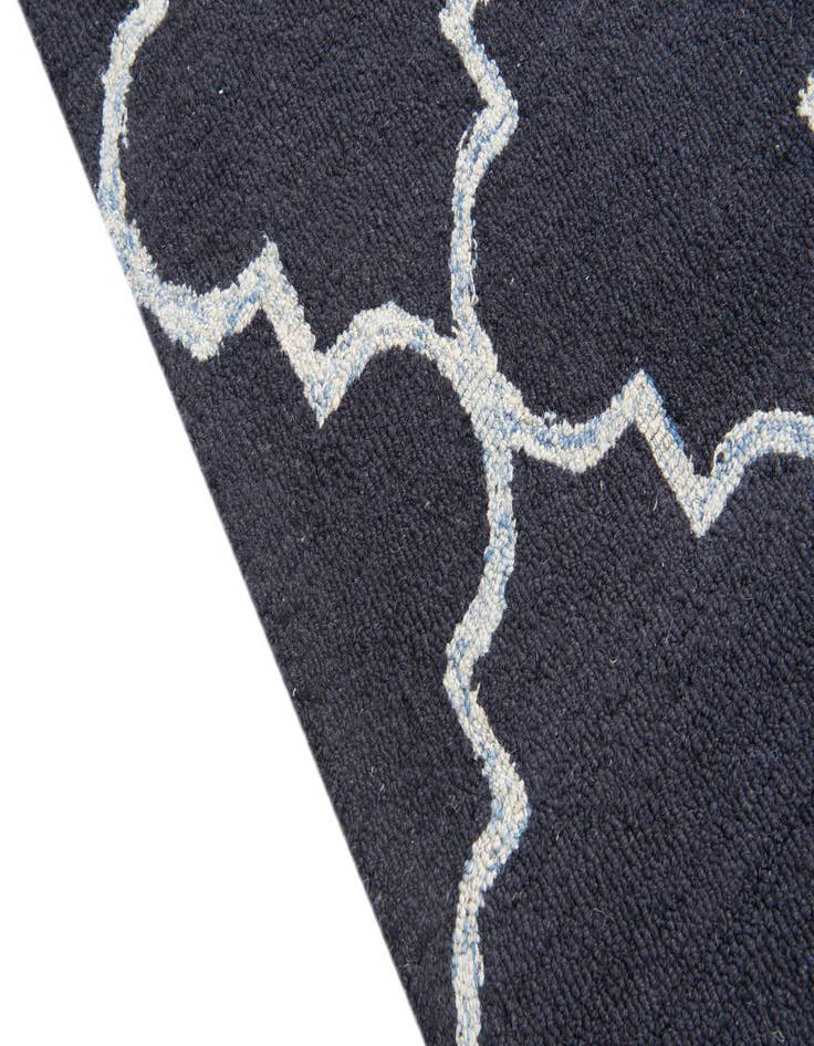 Detail image of  5' 1 x 8' Luna Rug