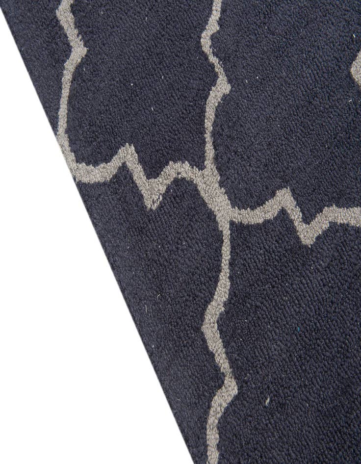 Detail image of  5' 1 x 8' Luna Rug
