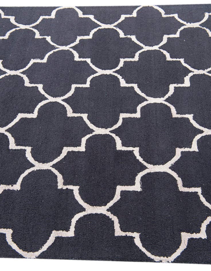 Detail image of  5' 1 x 8' Luna Rug