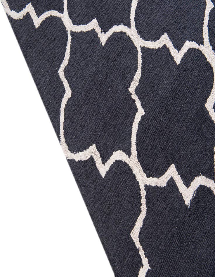 Detail image of  5' 1 x 8' Luna Rug