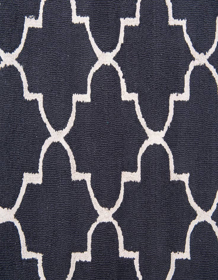 Detail image of  5' 1 x 8' Luna Rug