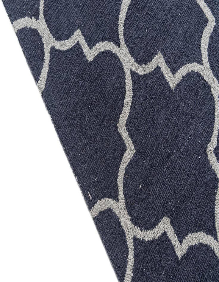 Detail image of  4' x 6' Luna Rug