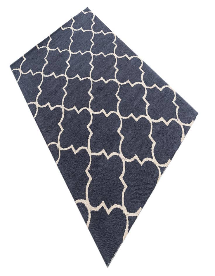 Detail image of  4' x 6' Luna Rug