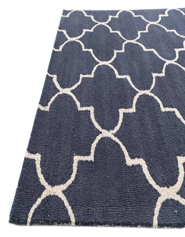 Detail image of  4' x 6' Luna Rug