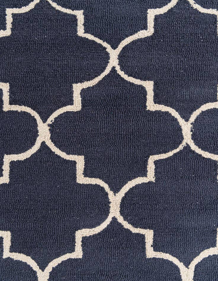 Detail image of  4' x 6' Luna Rug