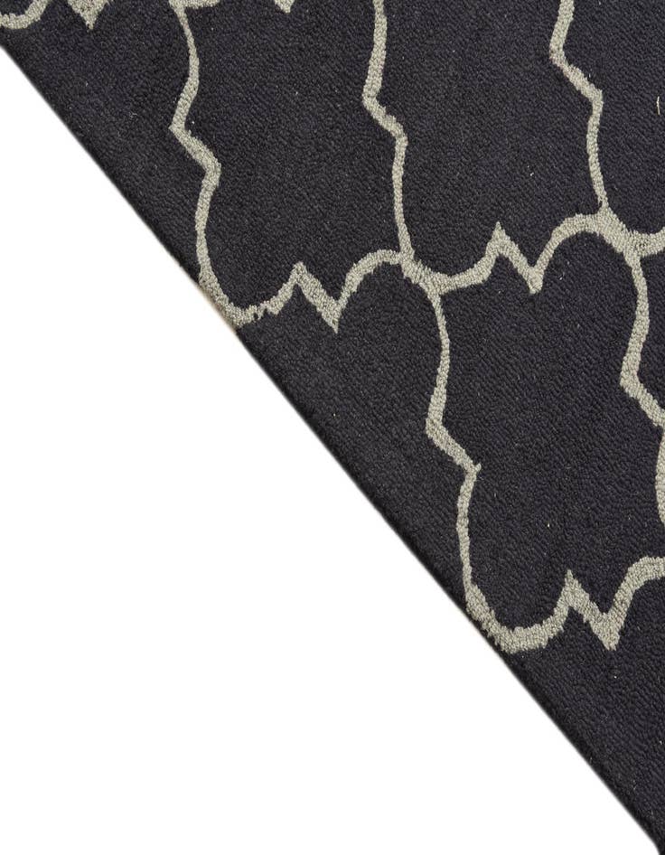 Detail image of  5' 1 x 8' Luna Rug