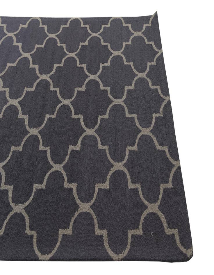 Detail image of  5' 1 x 8' Luna Rug