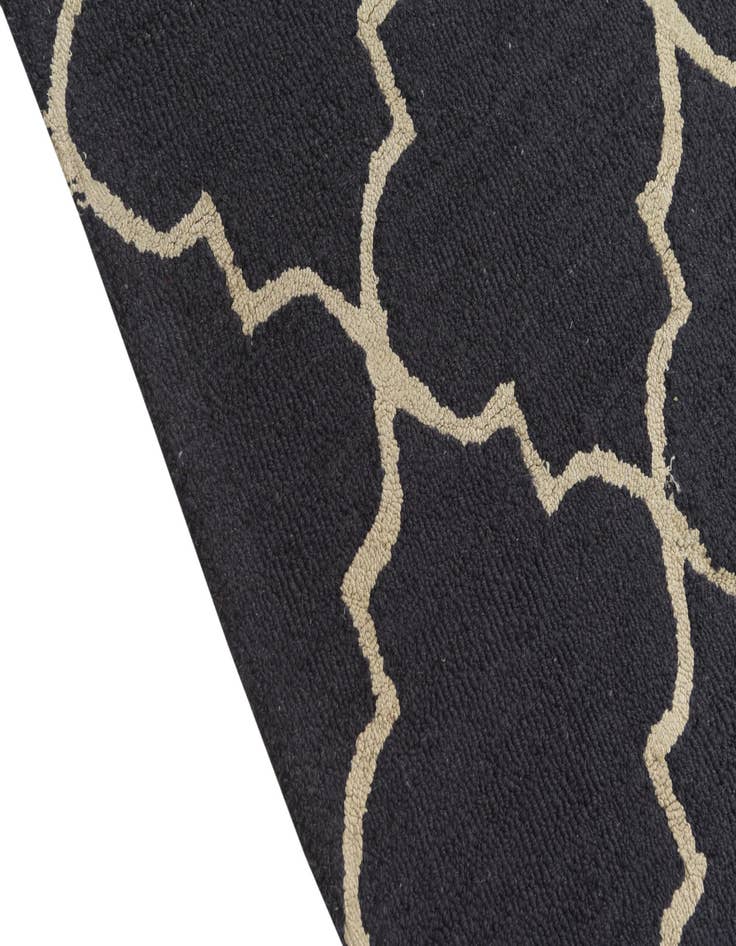 Detail image of  5' 2 x 8' Luna Wool Rug