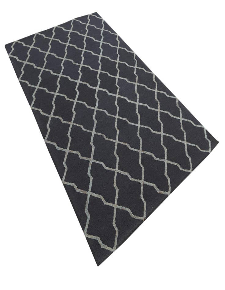 Detail image of  5' 1 x 8' Luna Wool Rug