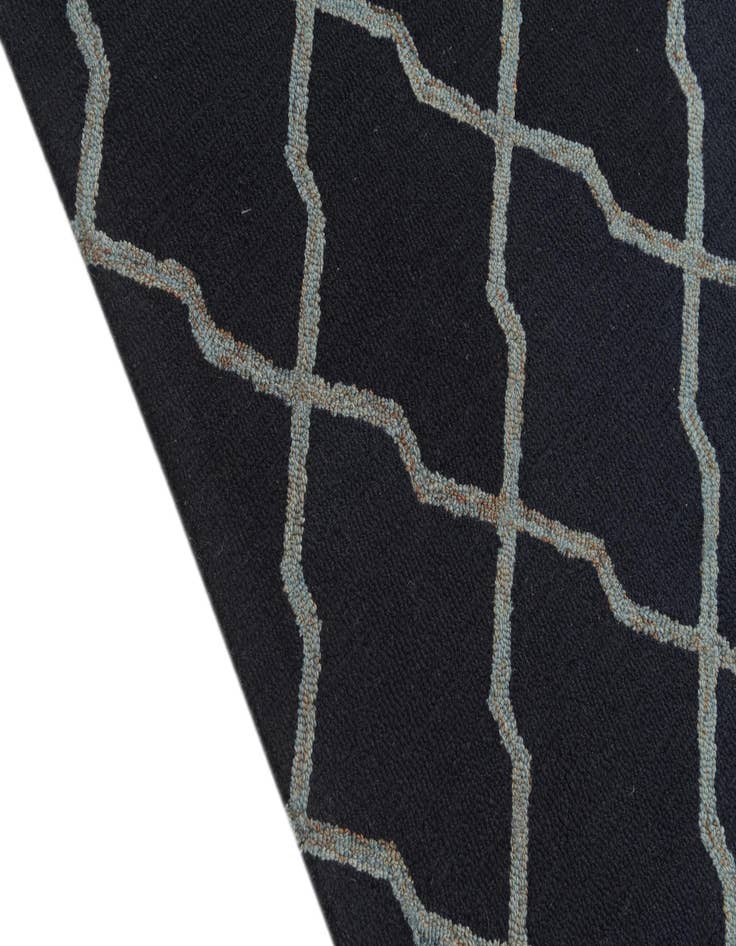 Detail image of  5' 1 x 8' Luna Wool Rug