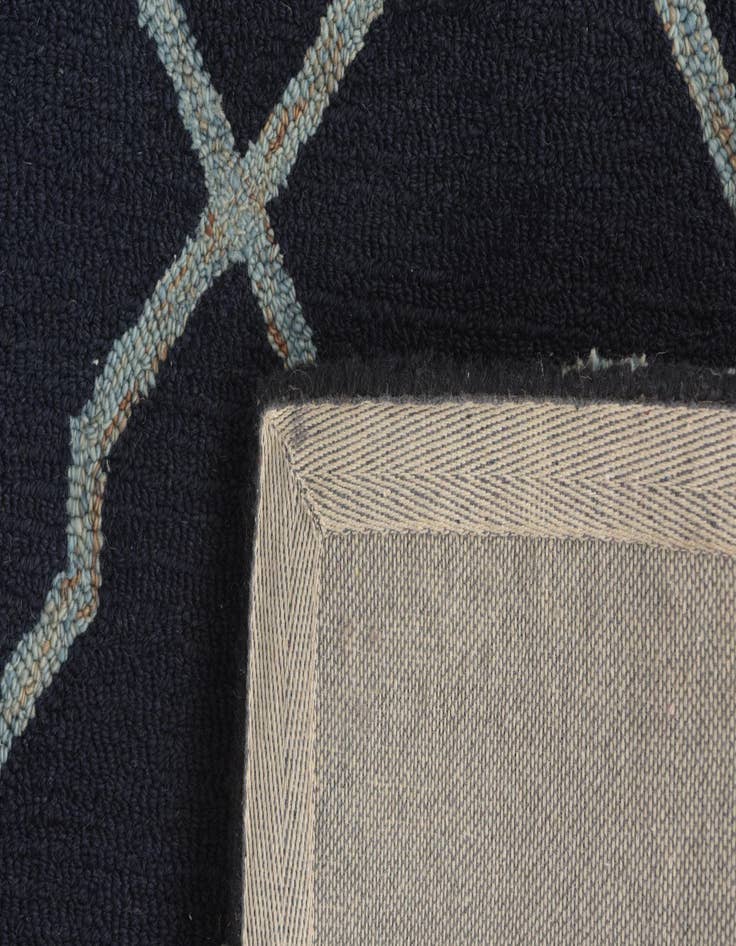 Detail image of  5' 1 x 8' Luna Wool Rug