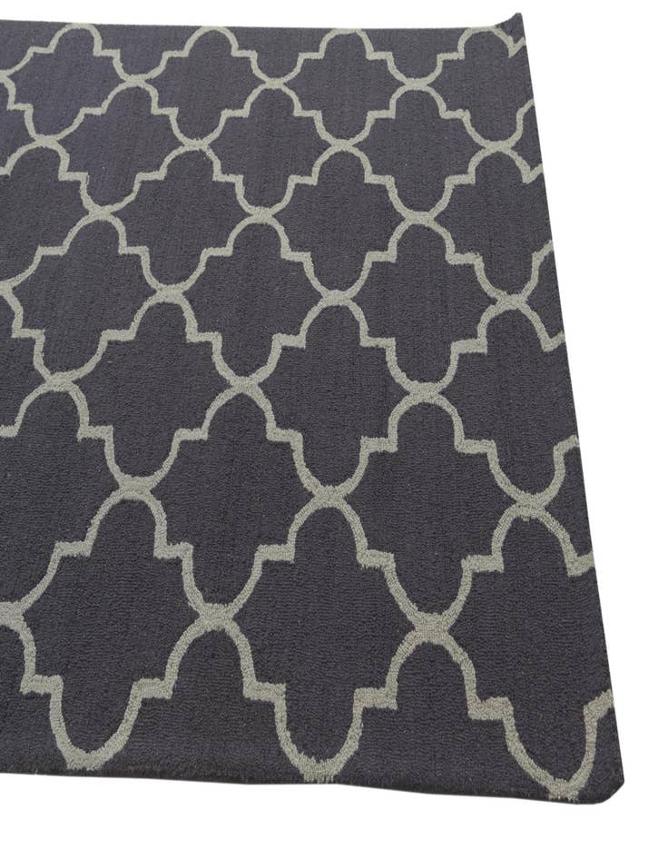 Detail image of  5' 1 x 8' Luna Wool Rug
