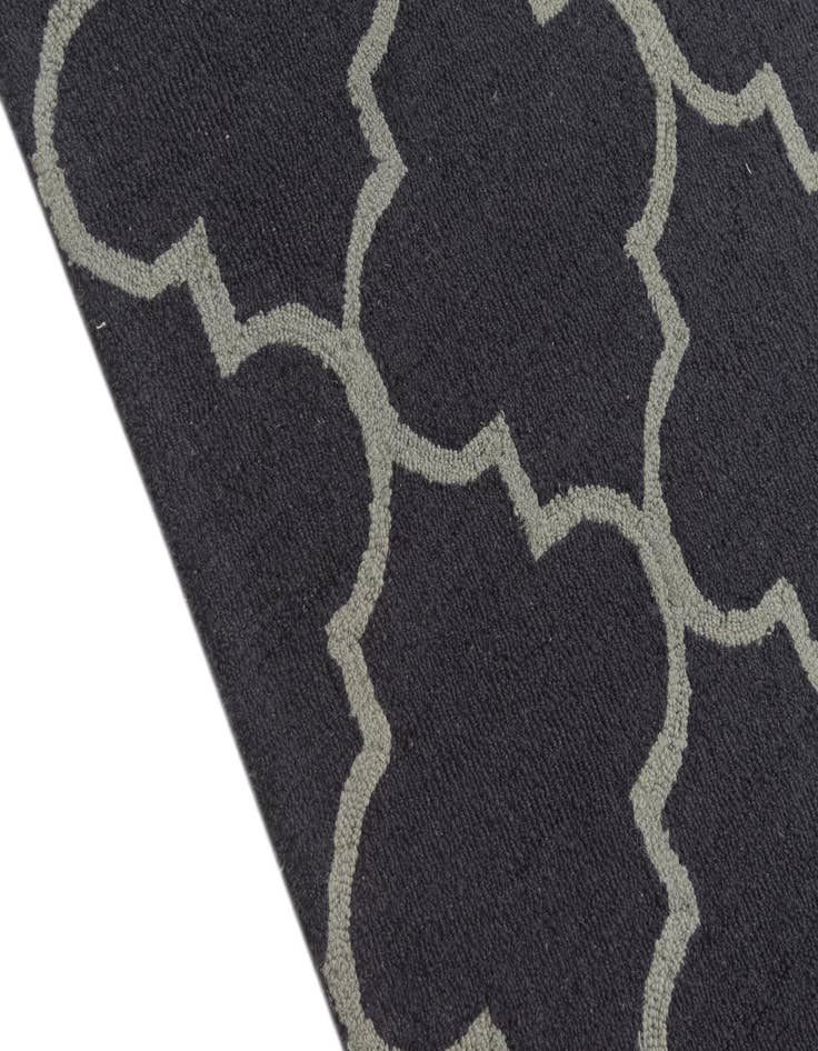 Detail image of  5' 1 x 8' Luna Wool Rug