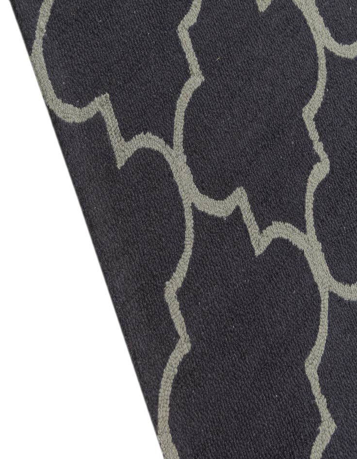 Detail image of  5' 1 x 8' Luna Wool Rug