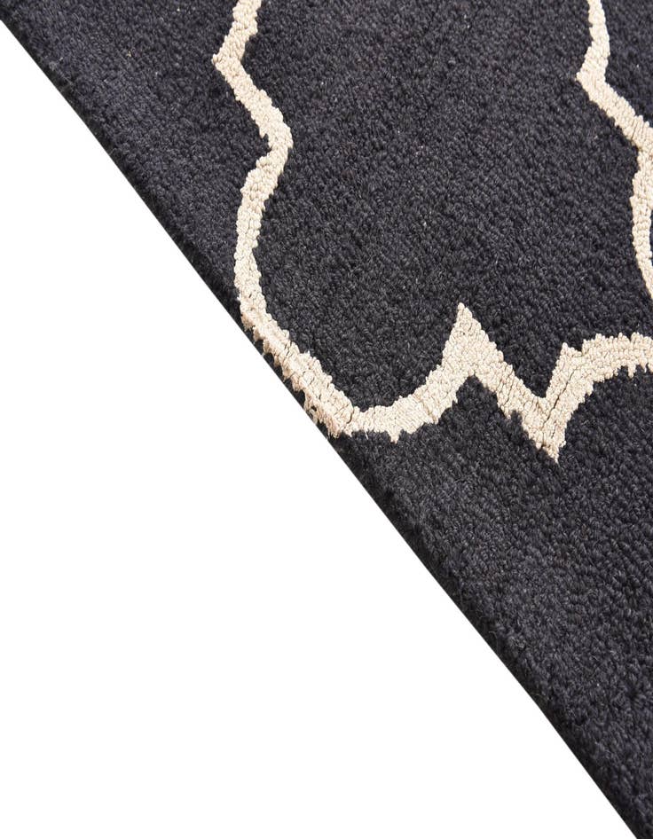 Detail image of  5' x 8' Luna Rug