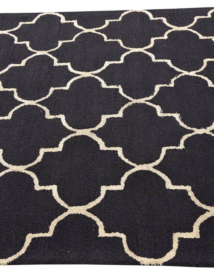 Detail image of  5' 1 x 8' Luna Rug