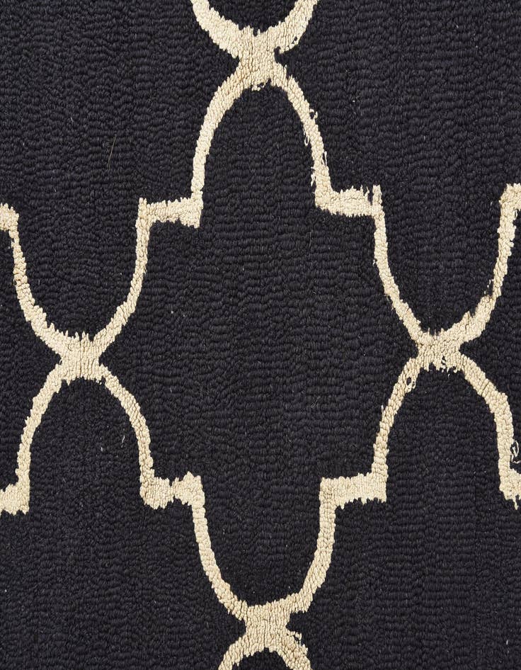 Detail image of  5' 1 x 8' Luna Rug