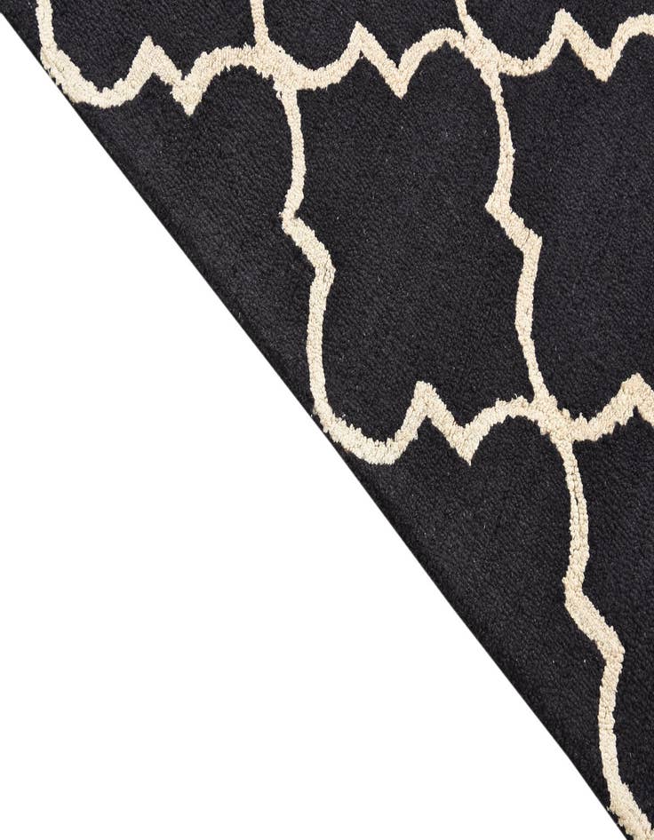 Detail image of  5' x 7' 11 Luna Wool Rug