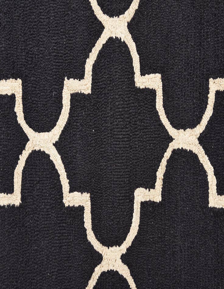 Detail image of  5' x 7' 11 Luna Wool Rug